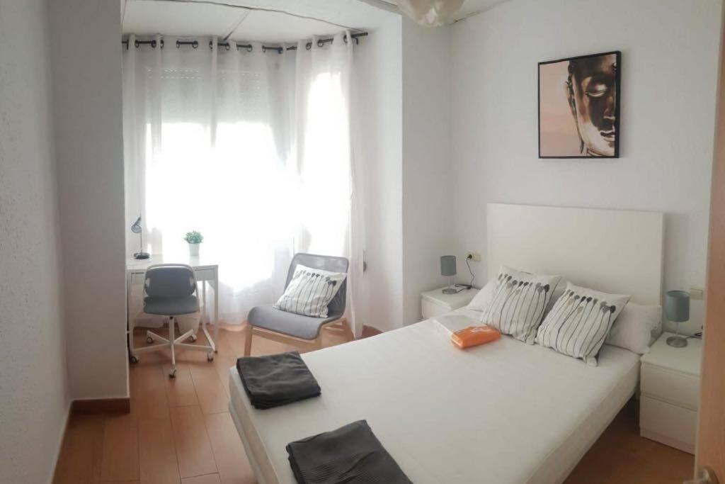 Cozy Apartment In The Heart Of Alicante! Eksteriør bilde